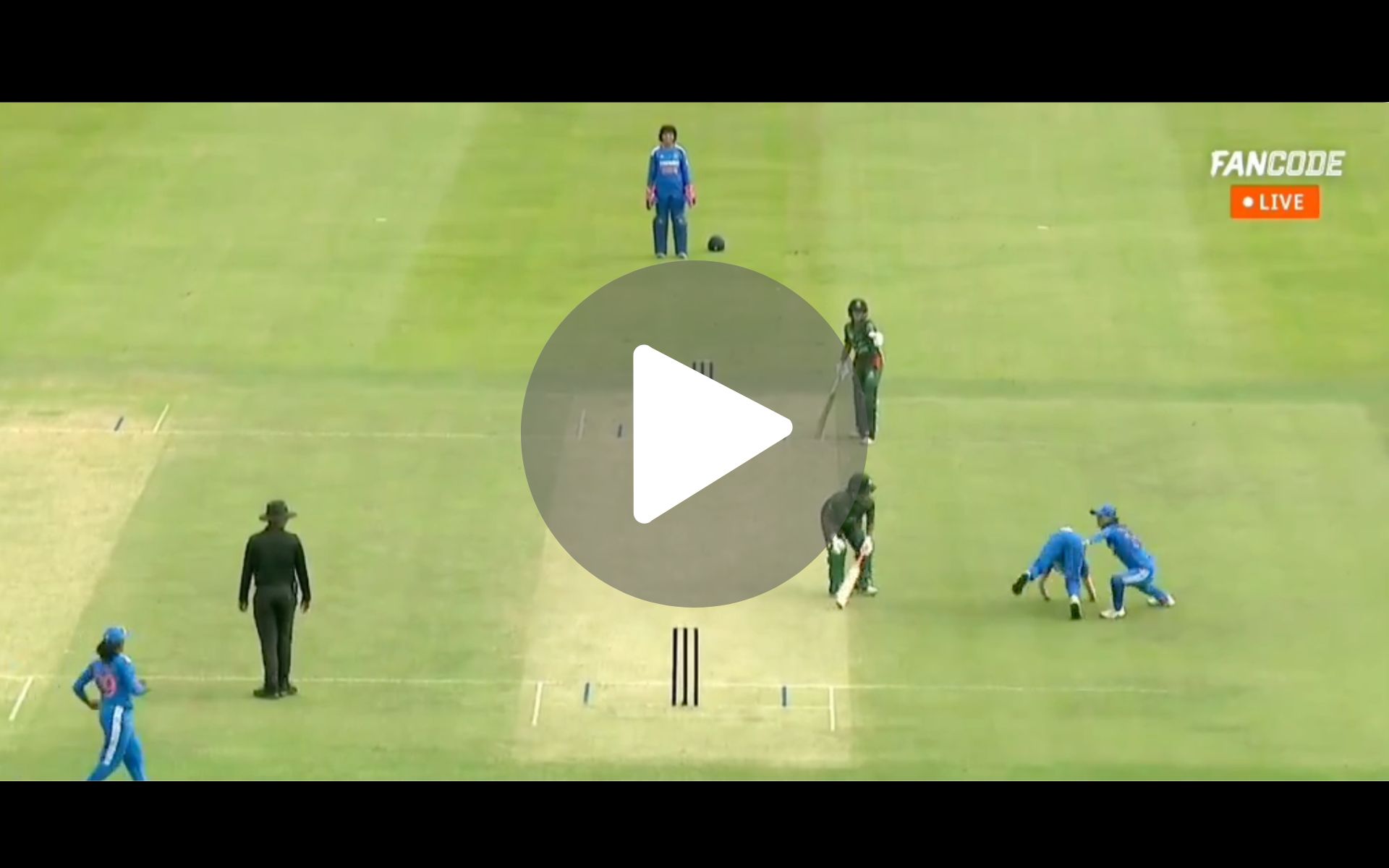 [Watch] Shreyanka, Vastrakar Do 'Pakistani Fielding' By Making A Meal Of Simple Run-Out